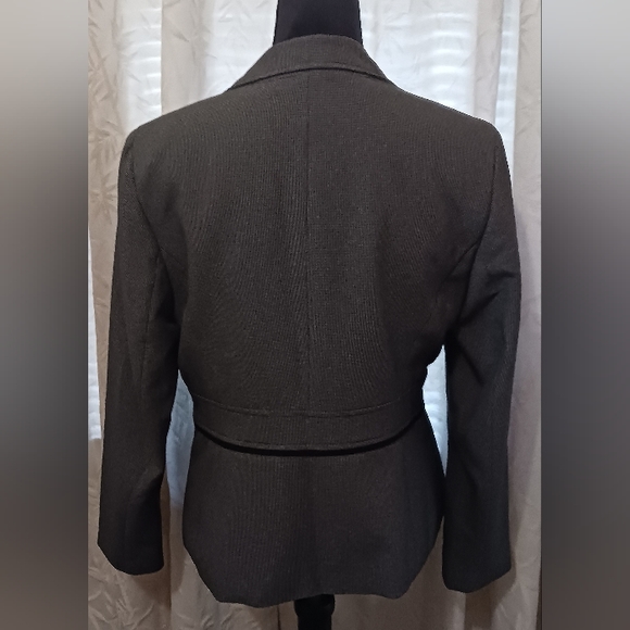 Gray and Black Blazer by Le Suit - Size 10 - Picture 2 of 2